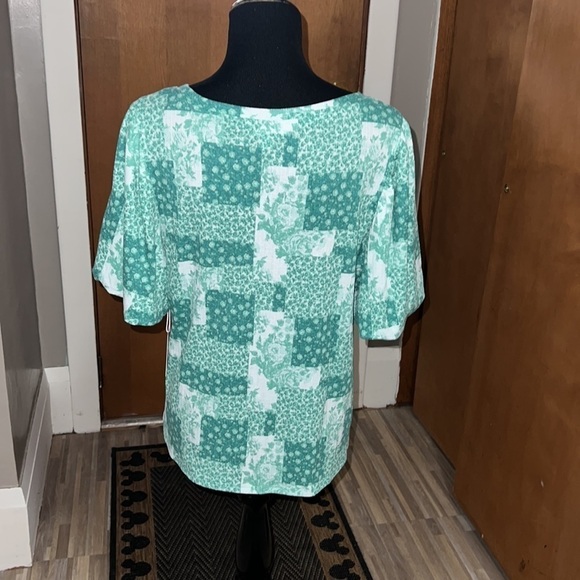 LC Lauren Conrad green patchwork sweetheart bubble sleeve tee! - Picture 5 of 5